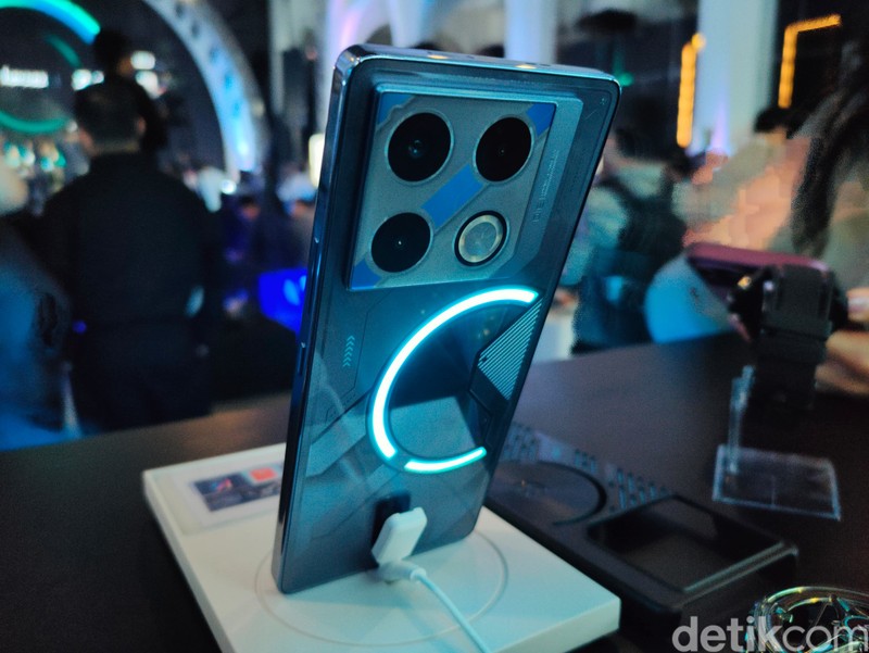 Hari ini, Selasa (21/5/2024), Infinix merilis HP terbarunya, yaitu GT 20 Pro 5G. Berikut potret tampilan ponselnya yang begitu futuristik.