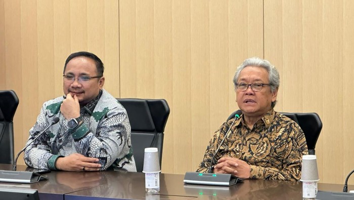 Menag Yaqut Cholil Qoumas dalam kunjungan ke KBRI Tokyo, Selasa (21/5/2024).