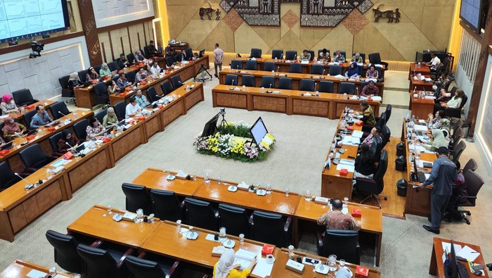 Menteri Kesehatan (Menkes) Budi Gunadi Sadikin hadir dalam RDP dengan Komisi IX DPR RI