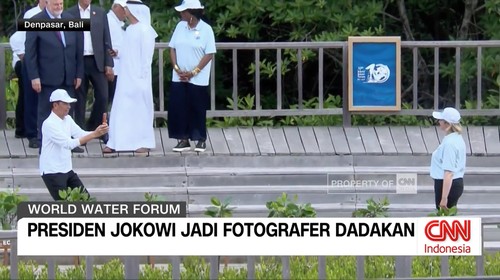 Momen Presiden Jokowi jadi fotografer dadakan di World Water Forum 2024 di Bali, Senin (20/5/2024).