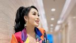 Nayunda Nabila Tampil Elegan Saat Makan di Restoran Mewah