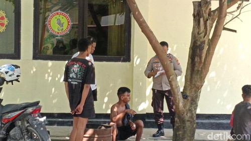 Para pelaku penusukan diamankan di Mapolsek Maulafa, Kupang, NTT, Selasa (21/5/2024).