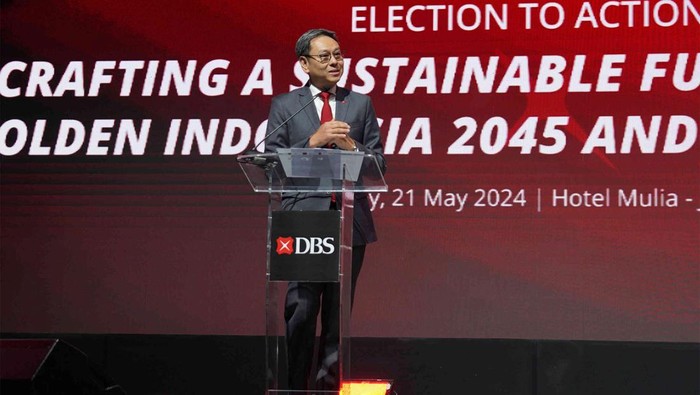 Presiden Direktur PT Bank DBS Indonesia Lim Chu Chong, Wakil Menteri BUMN Kartika Wirjoatmodjo, Head of Institutional Banking Group PT Bank DBS Indonesia Kunardy Lie, Head of Consumer Banking PT Bank DBS Indonesia Melfrida Gultom pada pembukaan acara DBS Asian Insights Conference 2024 yang bertema 'Election to Action: Crafting A Sustainable Future Towards Golden Indonesia 2045 and ESG Excellence' di Jakarta, Selasa (21/05/2024).