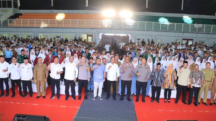 Pemerintah Kabupaten Gresik terus berupaya untuk menciptakan Gresik bebas narkoba. Salah satunya, dengan bekerja sama Ditresnarkoba Polda Jatim mensosialisasikan bahaya narkoba kepada para generasi muda.