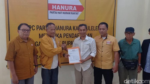 Mantan Ketua Komisi Pemilihan Umum (KPU) Buleleng Gede Suardana memanaskan persaingan Pilkada Buleleng 2024.