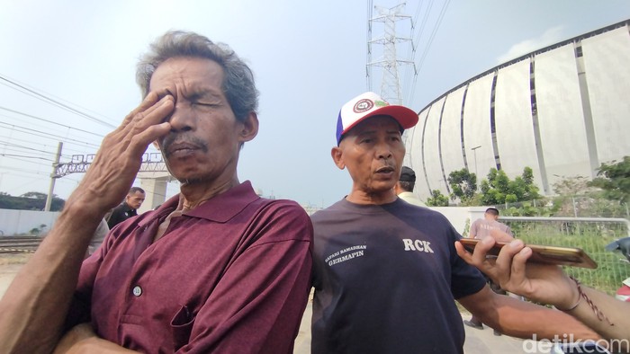 Penjagaan akses masuk Kampung Susun Bayam. Warga bercerita peristiwa yang dialaminya Selasa (21/5/2024) pagi. (Maulana Ilhami Fawdi/detikcom)
