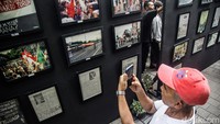 Selain itu terdapat pameran fotografi, mimbar bebas, musik perjuangan, dan diskusi.
