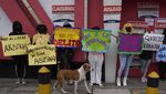 Puluhan PSK di Peru Protes Penutupan Rumah Bordil