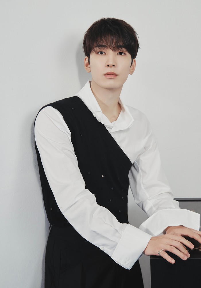 SEVENTEEN Wonwoo Jeonghan SEVENTEEN Wonwoo-Jeonghan akan merilis album single berjudul This Man bulan Juni.