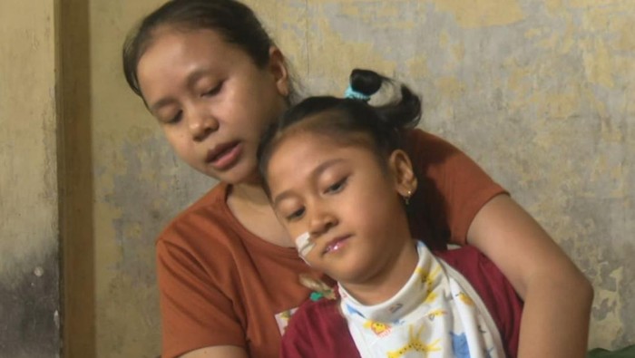 Sifa (8) anak petugas kebersihan di Sleman mengidap cerebral palsy