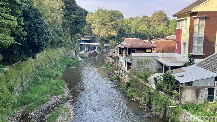 Sungai Cikapundung dan Taman Cikapundung. Foto: Anindyadevi