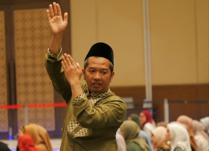 Muthowif calon jemaah haji Maktour, Ustaz Syarif Hidayatullah