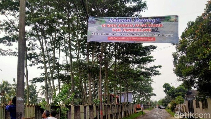 Suara Masyarakat Menggema, Tuntut Perbaikan Jalan yang Terbengkalai di Pandeglang