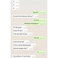 Kadang suka kocak sendiri melihat tingkah orang sombong. Berikut ini misalnya. Kok bisa ya ada orang sepede itu?