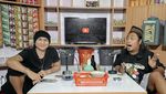Anji Manji Pamerkan Momen Makan BBQ Saat Camping di Puntang