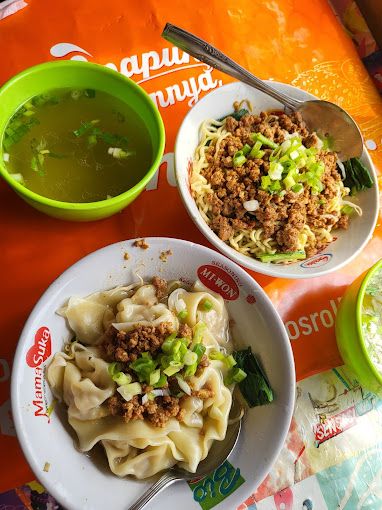 Bakmi Babi Legendaris Puluhan Tahun di Tangerang