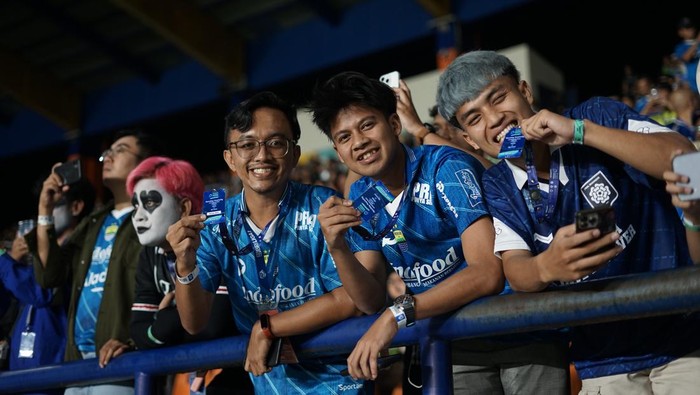 Bobotoh Pemegang Passport Planet Persib