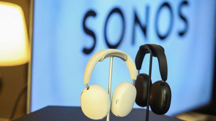 Canggihnya Headphone Premium yang Baru Debut V2 Indonesia sebagai distributor resmi merek Sonos di Indonesia mengumumkan peluncuran headphone premium pertamanya, Sonos Ace di LAFLO Showroom, Jakarta Selatan, Rabu (22/5/2024).