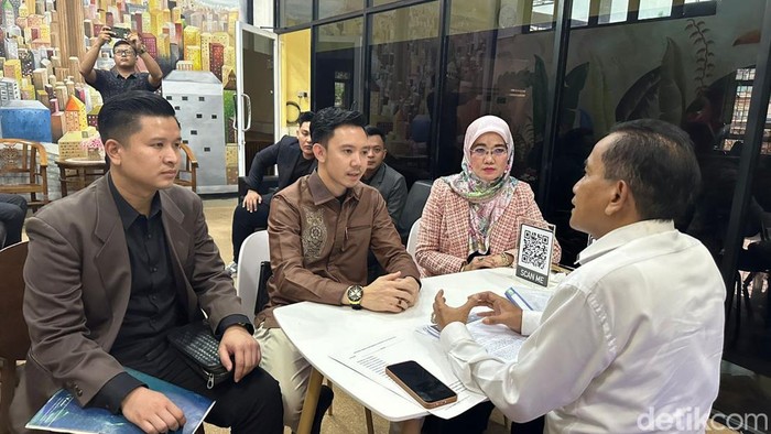 Dosen universitas swasta di Palembang melapor ke Disnaker.
