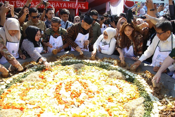 DPRD Surabaya
