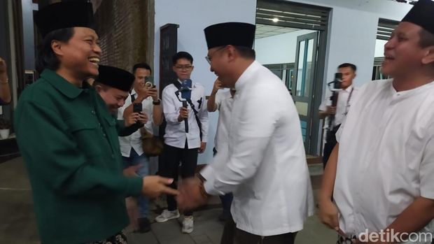Ketua DPD Gerindra Jateng Sudaryono bertemu Ketua DPW PKB Jateng KH Muhammad Yusuf Chudlori atau Gus Yusuf di Ponpes API Tegalrejo, Rabu (22/5/2024).