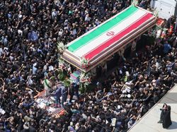 Penuhi Kota Taheran, Warga Ikuti Prosesi Pemakaman Presiden Ebrahim Raisi