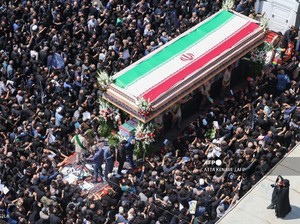 Penuhi Kota Taheran, Warga Ikuti Prosesi Pemakaman Presiden Ebrahim Raisi
