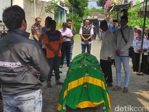 Laka Maut Bus Rombongan Study Tour Tewaskan Guru SMP PGRI 1 Malang