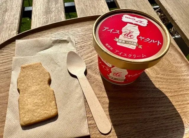Unik! Ada Es Krim Probiotik di Kafe Yakult Pertama di Jepang