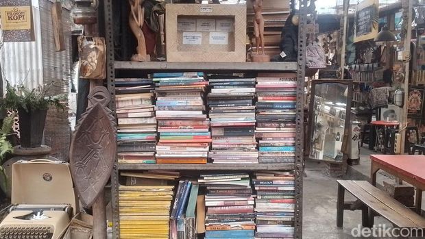 Kampoeng Gallery, kafe di tengah pasar loak di Kebayoran Lama