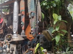 Kampoeng Gallery: Kafe Nyentrik di Tengah Pasar Loak Kebayoran Lama