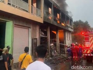 Gudang Rongsok di Kartasura Sukoharjo Terbakar!