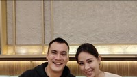 Salah satunya ini ketika Lady dan Rendy menyambangi restoran Onago Kitchen. Keduanya pun mendapat sambutan hangat dari restoran, sampai diberi complementary meal seperti ini. Foto: Instagram @ladynayoan