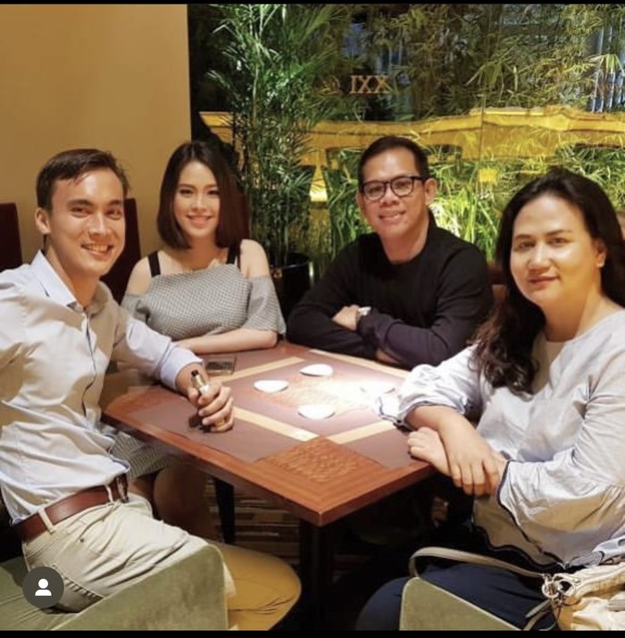 Kompak! Ini Momen Lady Nayoan dan Rendy Kjaernett Makan Bareng