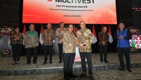 PT Kustodian Sentral Efek Indonesia (KSEI) perdana meluncurkan penggunaan layanan Sistem Multi Investasi Terpadu (S-Multivest) melalui kerja sama dengan PT Asuransi Jiwa IFG (IFG Life) dan CIMB Niaga. Direktur Utama KSEI, Samsul Hidayat menyebut kerja sama penggunaan S-Multivest dapat memberikan banyak manfaat, seperti efisiensi proses, platform yang terintegrasi, serta kemudahan pemantauan dan pelaporan.  