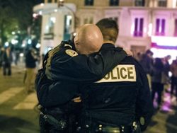 Kumpulan Foto Humanis Bikin Hati Bergetar dan Haru