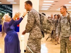 Kumpulan Foto Humanis Bikin Hati Bergetar dan Haru