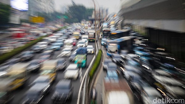 Macetnya Jakarta Saat Jam Pulang Kerja Jelang Libur Panjang