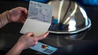 Dengan tiket tersebut, penumpang bakal melewati proses check in sederhana. Kemudian anjing mendapat camilan, alat bantu penenang, penutup telinga peredam kebisingan, dan minuman khusus agar anjing tetap nyaman selama perubahan tekanan kabin. Dengan tiket tersebut, penumpang bakal melewati proses check in sederhana. Kemudian anjing mendapat camilan, alat bantu penenang, penutup telinga peredam kebisingan, dan minuman khusus agar anjing tetap nyaman selama perubahan tekanan kabin.
