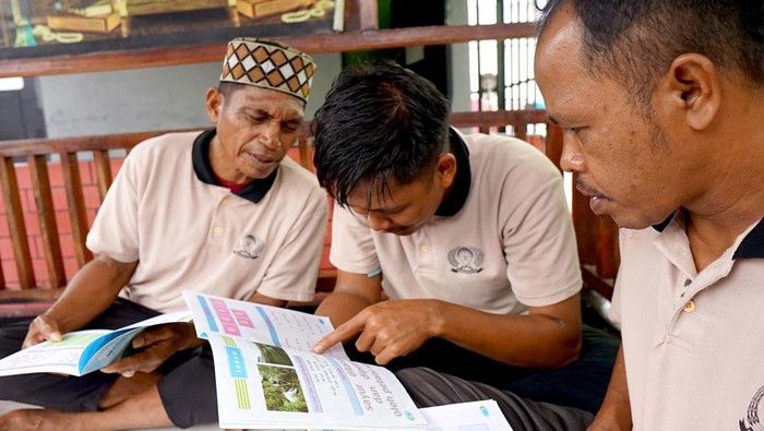 Membebaskan narapidana dari buta aksara Warga binaan pemasyarakatan (WBP) membaca buku di Lembaga Pemasyarakatan (Lapas) Kelas IIA, Kota Gorontalo, Gorontalo.