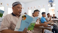 Jadwal belajar membaca dan berhitung tersebut dimulai pada hari Senin hingga Kamis pukul 10.00 dan selesai pada pukul 11.00 atau berlangsung selama satu jam.