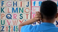 Setiap peserta diberikan pengetahuan awal tentang mengenal huruf hingga angka dan dilakukan secara berulang agar warga binaan mampu mengetahui isi bacaan, bukan hanya menghafal.