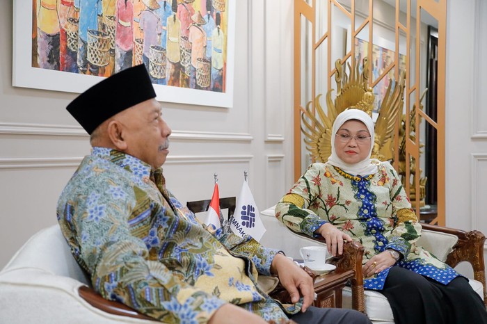 Menteri Ketenagakerjaan (Menaker) Ida Fauziyah menerima kunjungan kehormatan Duta Besar RI untuk Persatuan Emirat Arab (PEA) Husin Bagis di Kantor Kemnaker.