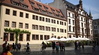 Pemandangan umum Alte Nikolaischule, sekolah negeri pertama di Leipzig.