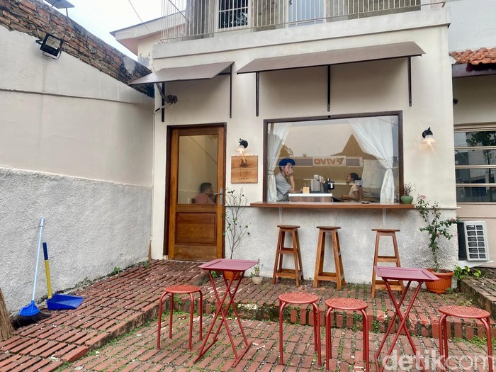 Ngemil Sore Minum Teh ‘Kretek’ dengan Ubi Brulee di Kafe Mungil Bintaro Ngemil Sore Minum Teh ‘Kretek’ dengan Ubi Brulee di Kafe Mungil Bintaro