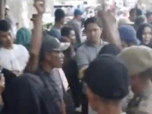 Penertiban Pedagang Cakar di Sumpang Parepare Ricuh, Penjual Menolak Pindah