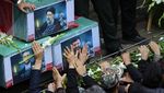 Pelayat Penuhi Jalanan Iran Saat Prosesi Pemakaman Presiden Ebrahim Raisi