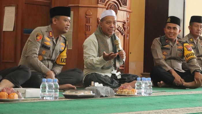Personel Polres Mojokerto naik haji