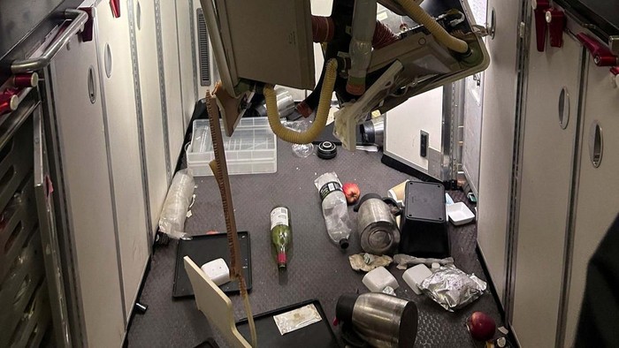 The interior of Singapore Airline flight SQ321 is pictured after an emergency landing at Bangkoks Suvarnabhumi International Airport, Thailand, May 21, 2024. REUTERS/Stringer REFILE – CORRECTING FLIGHT NUMBER FROM SG321 TO SQ321