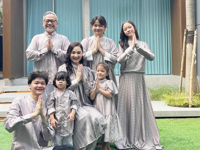 Potret Ultah Numa Anak Mona Ratuliu